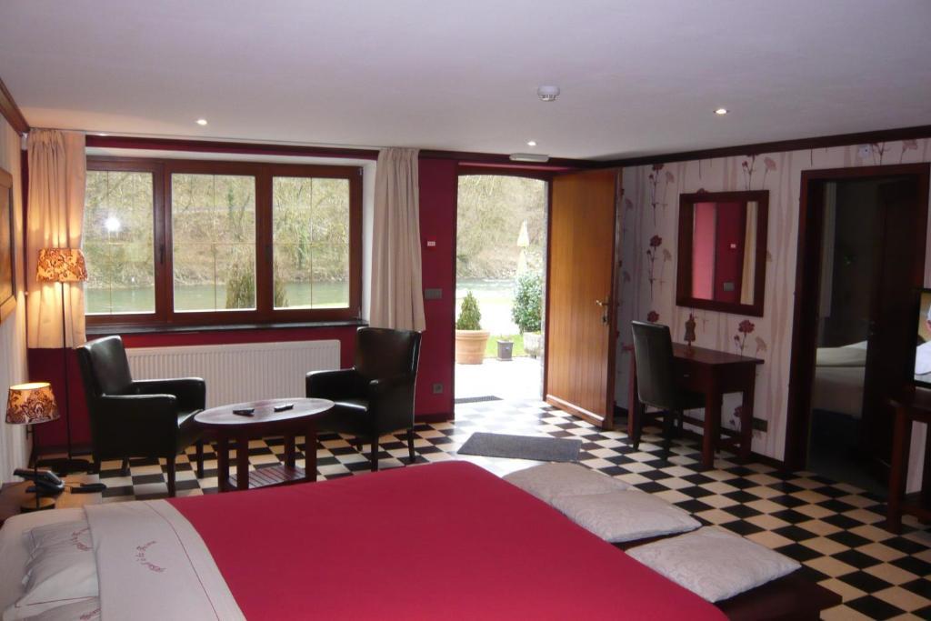 Hotel/Restaurant A La Ferme 페리에르 객실 사진